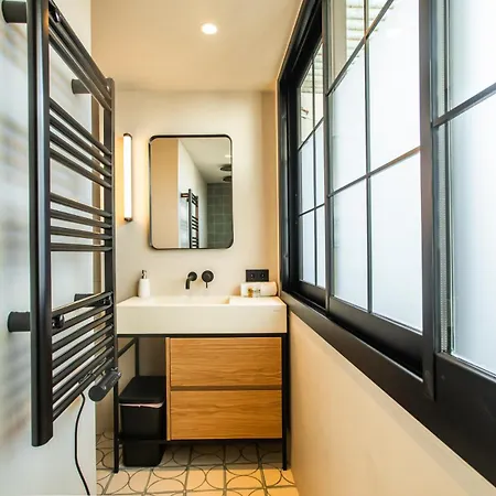 Apartment 42par1049 - Super Bright 3br In Sant Antoni Barcelona